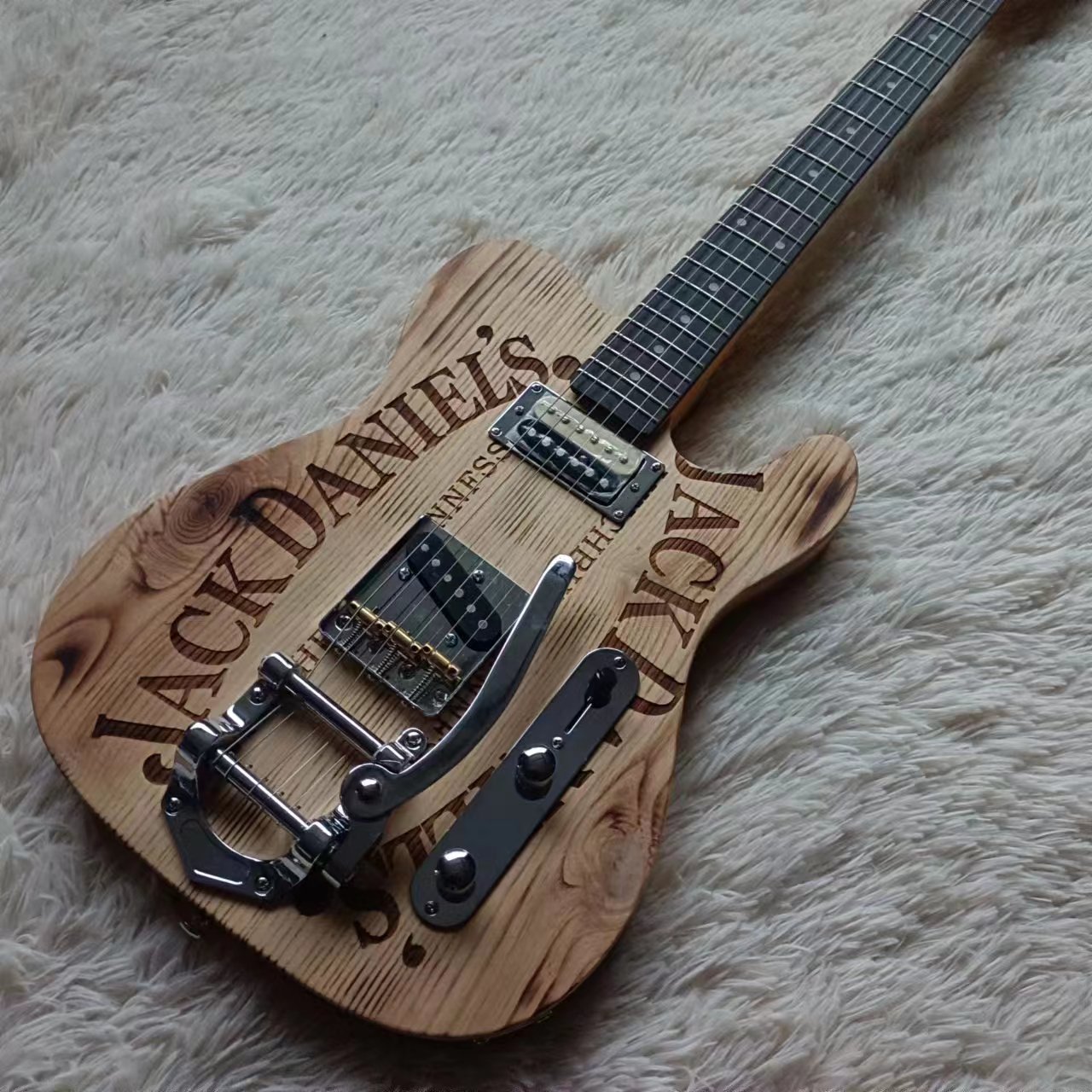 Bass Guitar Fretless - โรงงานจีนผลิตเครื่องดนตรีกีตาร์ 6 สาย สีไม้ธรรมชาติ เพื่อความบันเทิง