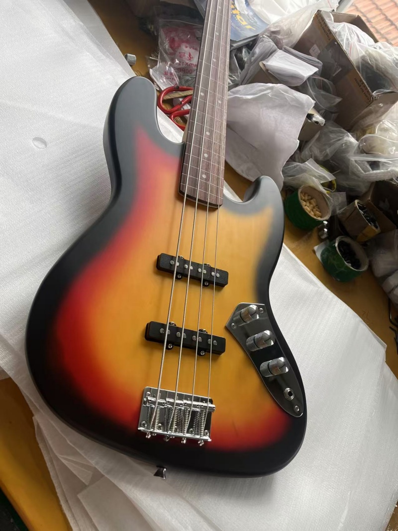 Bass Guitar Fretless - จัดส่งฟรีคุณภาพสูง 4 สายเบสไฟฟ้า,Rosewood Fingerboard,ดวงอาทิตย์ชุดบน Body,Matte FINISH,ไม้เนื้อแข็ง