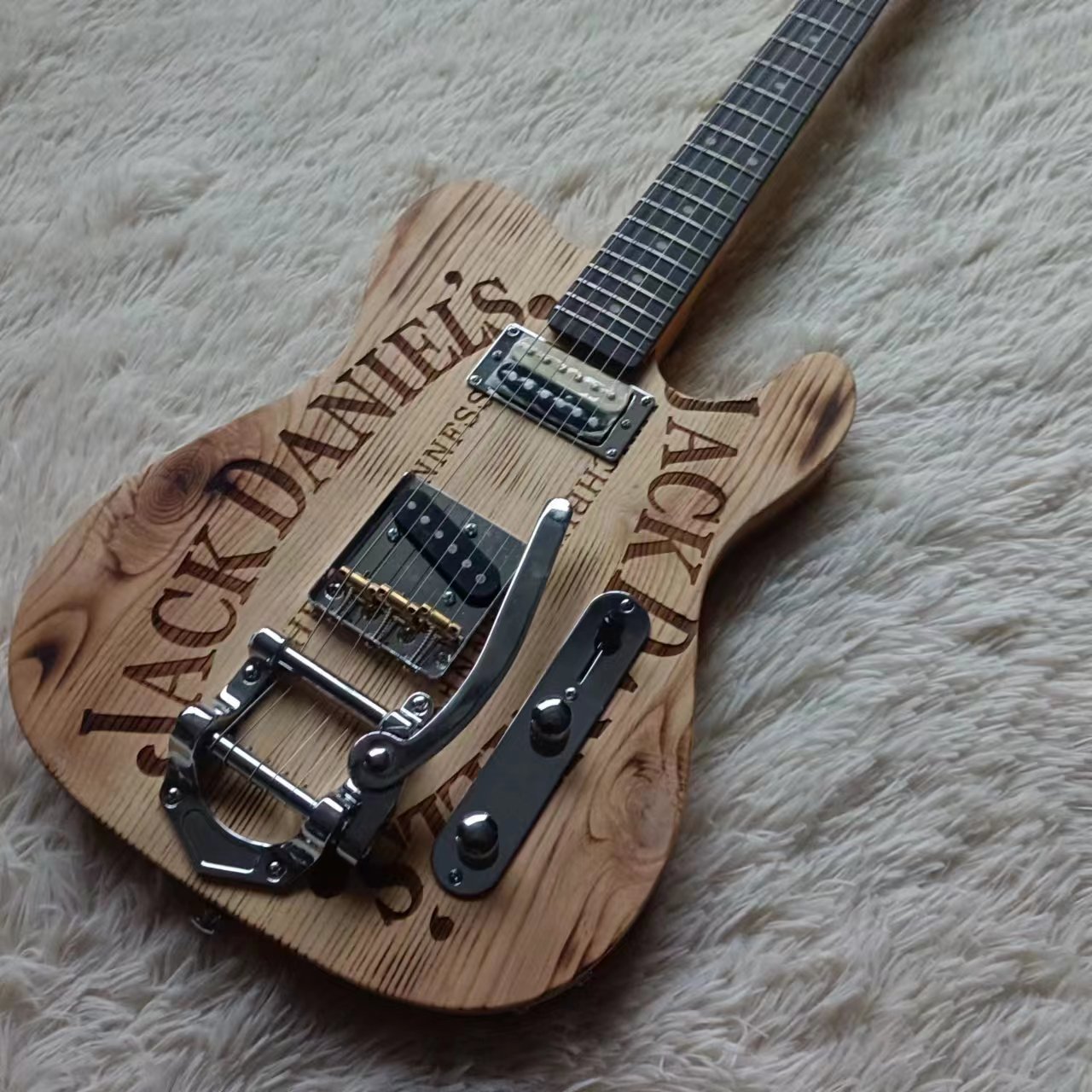 โรงงานจีนผลิตเครื่องดนตรีกีตาร - Bass Guitar Fretless บทวิจารณ์และราคา