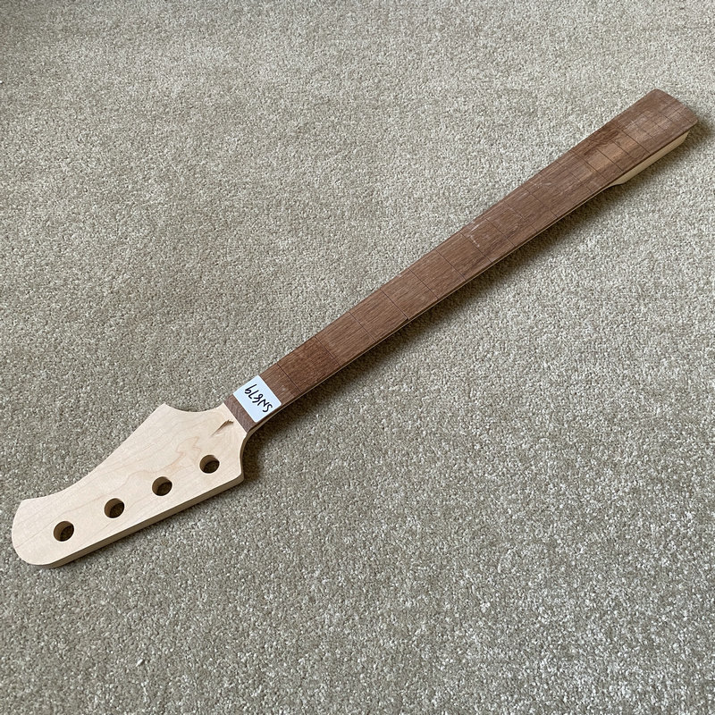SN879 คอกีตาร์เบสแบบยังไม่ประก - Bass Guitar Fretless บทวิจารณ์และราคา