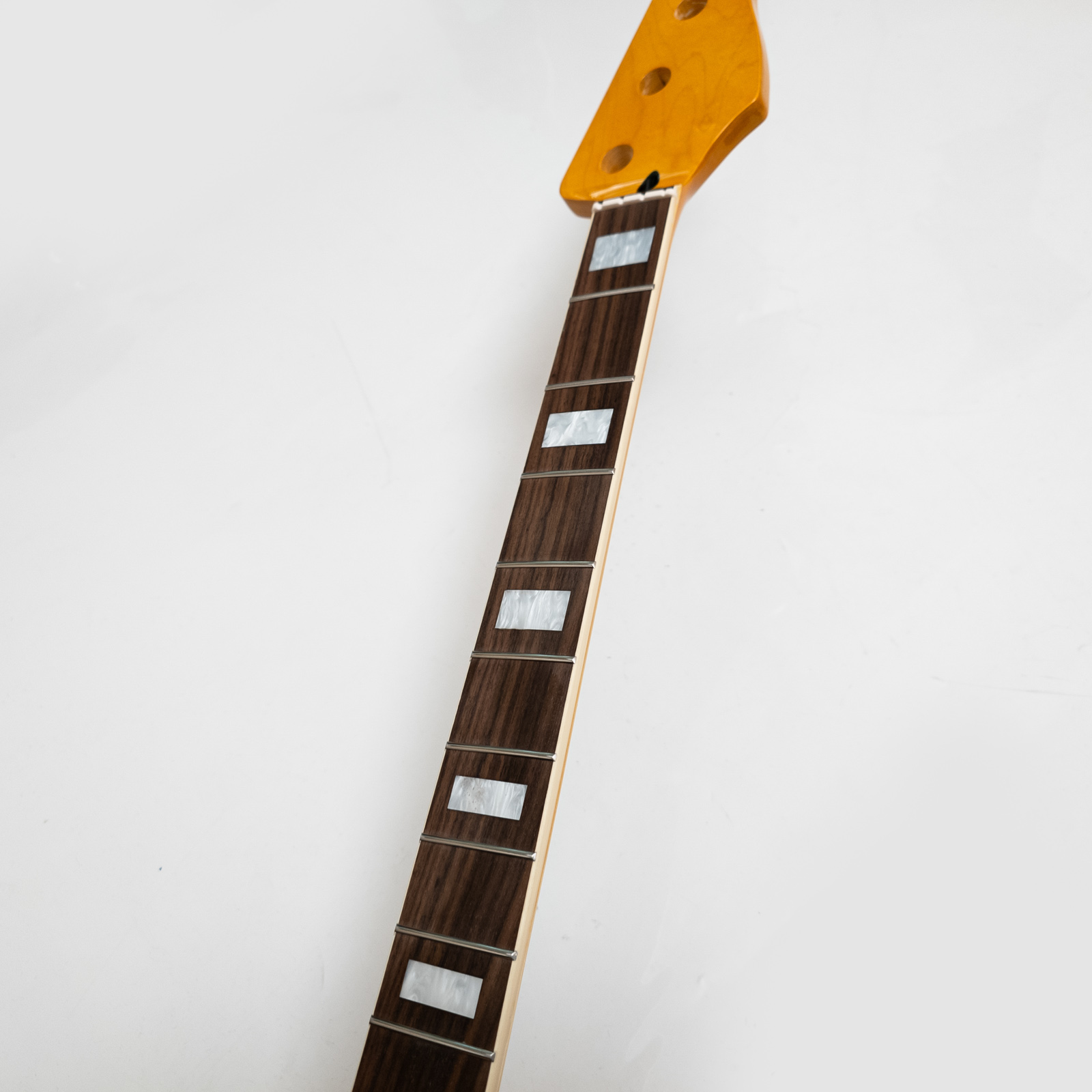คอกีตาร์เบส 4 สาย สีเหลือง ไม้ - Bass Guitar Fretless บทวิจารณ์และราคา